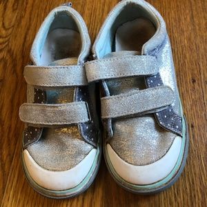 Barely  Worn See Kai Run Silver Sparkle Polka Dot Velcro Robyne Size 12.5 kids